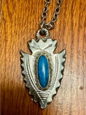 Silver Tone Arrowhead Pendant Necklace Turquoise Southwest Style 13.5”
